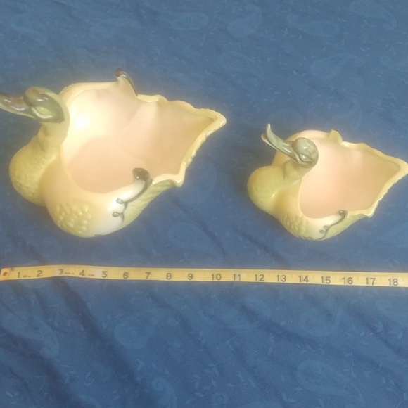 Vintage swan planters matching pair - Picture 5 of 8